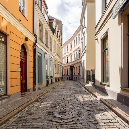 Stylish Old Town Apartment On Mucenieku Street Riga Exterior photo