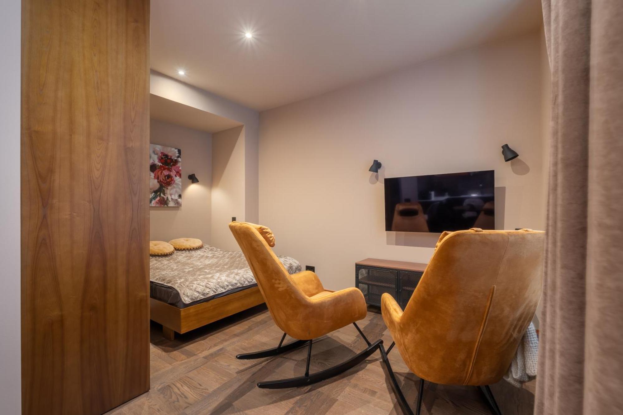 Stylish Old Town Apartment On Mucenieku Street Riga Exterior photo